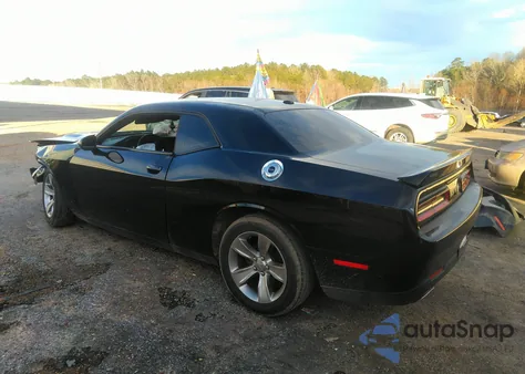 2018 Dodge Challenger Sxt z USA, uszkodzony, nr VIN 2C3CDZAG3JH262839
